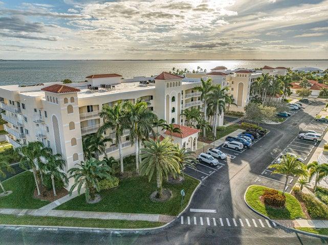 551 Casa Bella Drive 206, Cape Canaveral, FL, 32920 photo 3