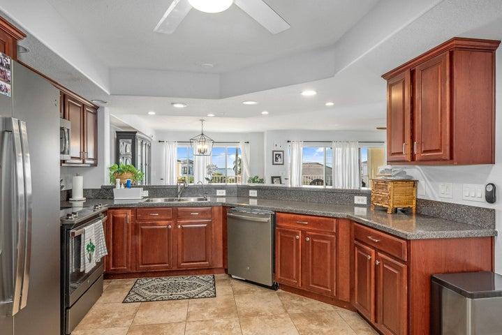 551 Casa Bella Drive 206, Cape Canaveral, FL, 32920 photo 8