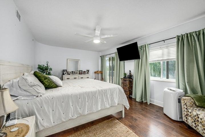 551 Casa Bella Drive 206, Cape Canaveral, FL, 32920 photo 17