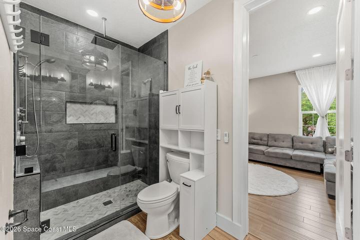Bedrooms 3 & 4 shared bathroom