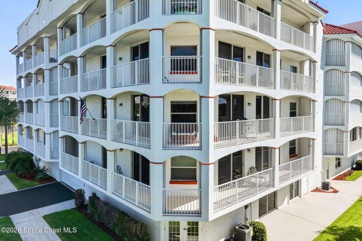 3rd floor end unit