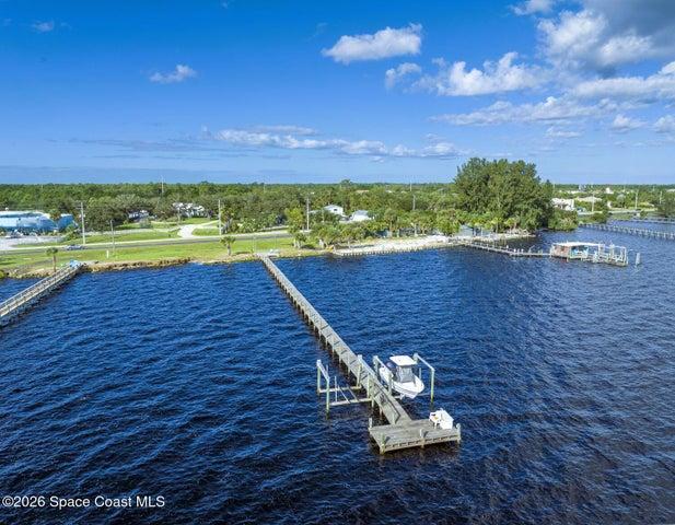 PRIVATE DOCK WITH 2 LIFTS ON INDIAN RIVER