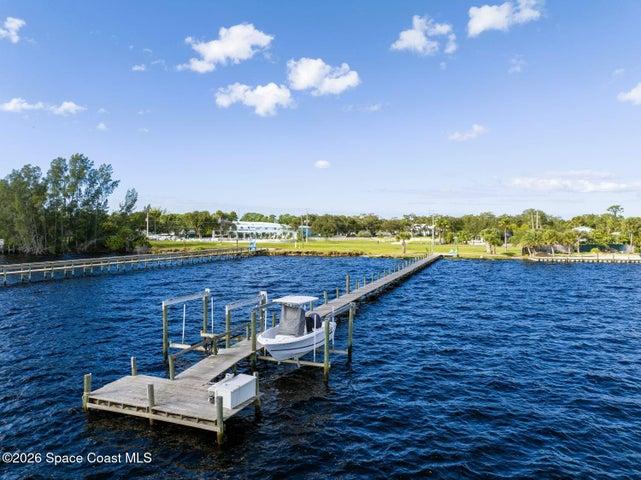 PRIVATE DOCK WITH 2 LIFTS ON INDIAN RIVER
