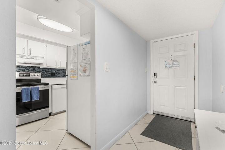 7520 Ridgewood Avenue 104, Cape Canaveral, FL, 32920 photo 4