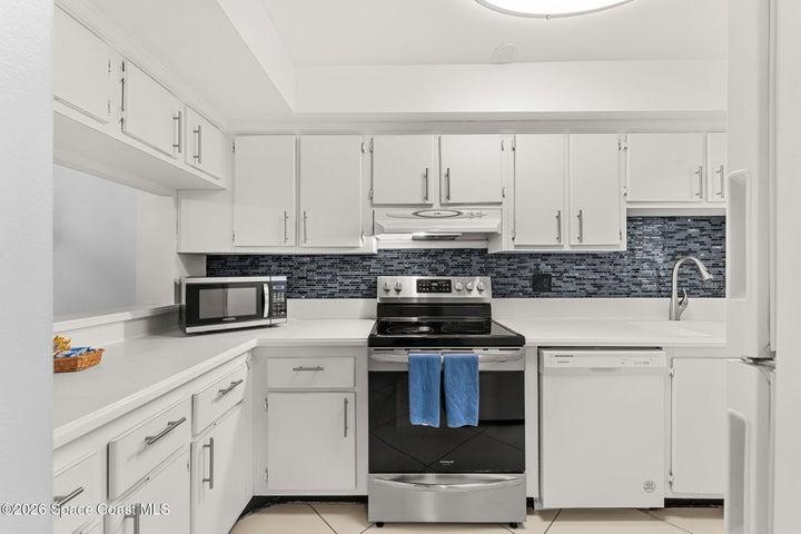 7520 Ridgewood Avenue 104, Cape Canaveral, FL, 32920 photo 13