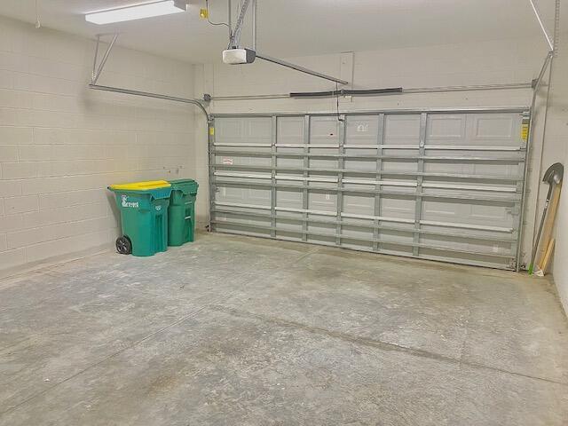 LARGE 2-GAR GARAGE