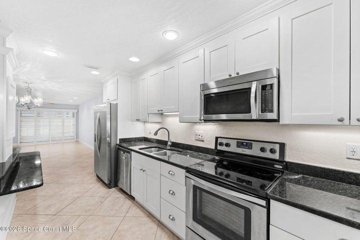 Plenty of counter and cabinet space