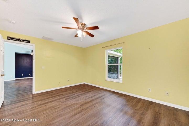 Split bedroom plan