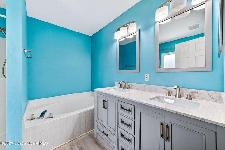 Dual sinks