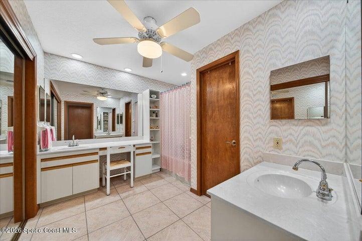 707 Greenwood Manor Circle, West Melbourne, FL, 32904 photo 17