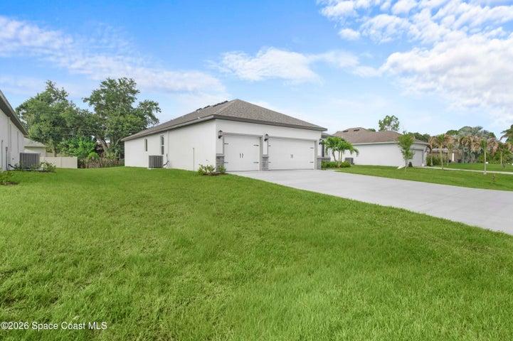 228 Fitchburg Street SW, Palm Bay