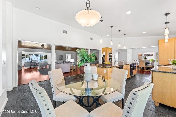 Eat-In Kitchen