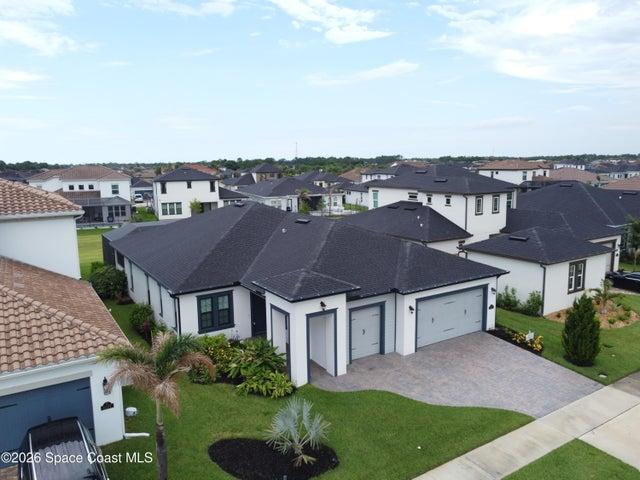 8197 Gullen Drive, Melbourne