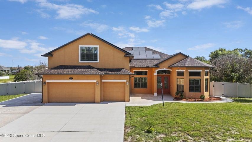 900 Hall Road, Malabar