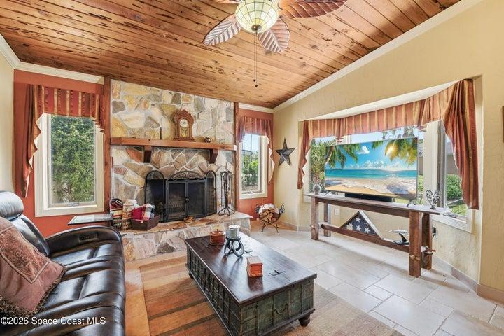 1055 S Brevard Avenue, Cocoa Beach, FL, 32931 photo 4
