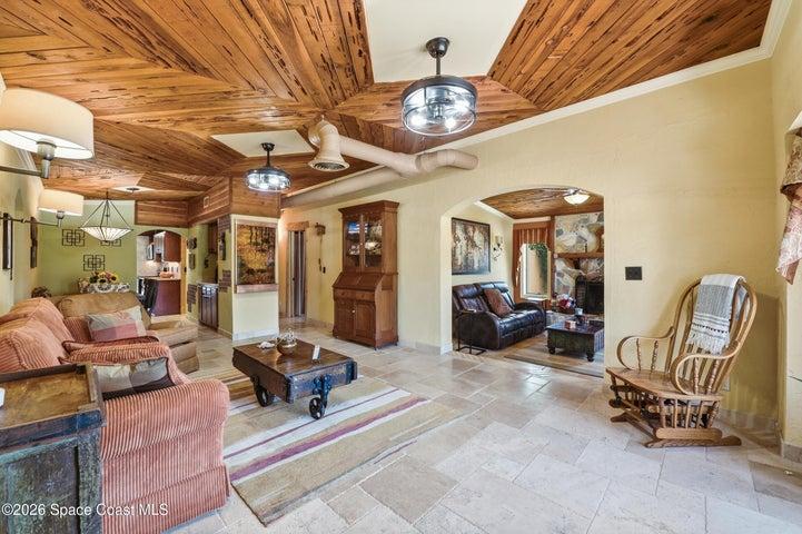 1055 S Brevard Avenue, Cocoa Beach, FL, 32931 photo 3