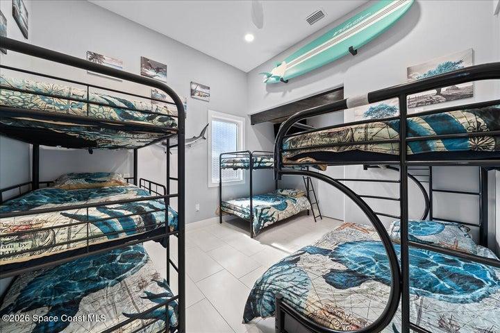 First floor bunk room - 6 total bedrooms