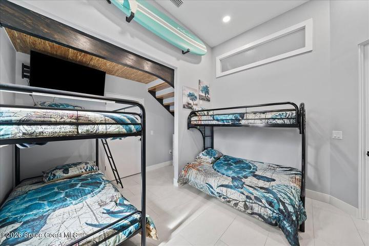 First floor bunk room - 6 total bedrooms