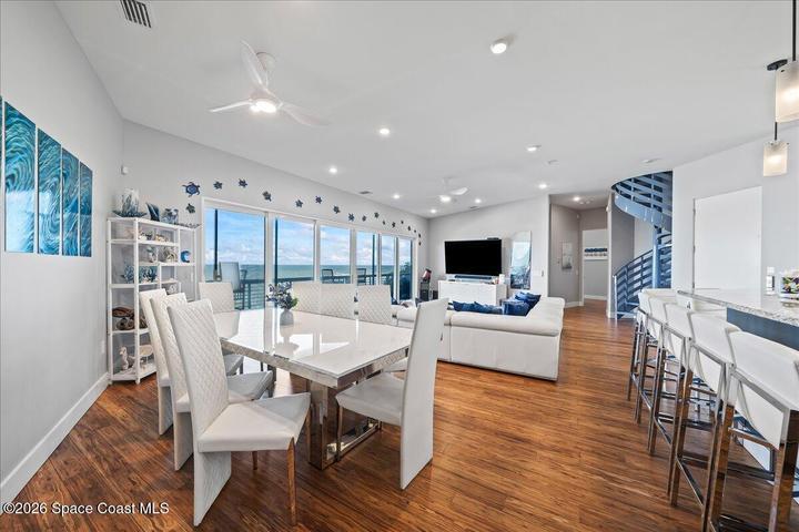 Dining 2nd floor