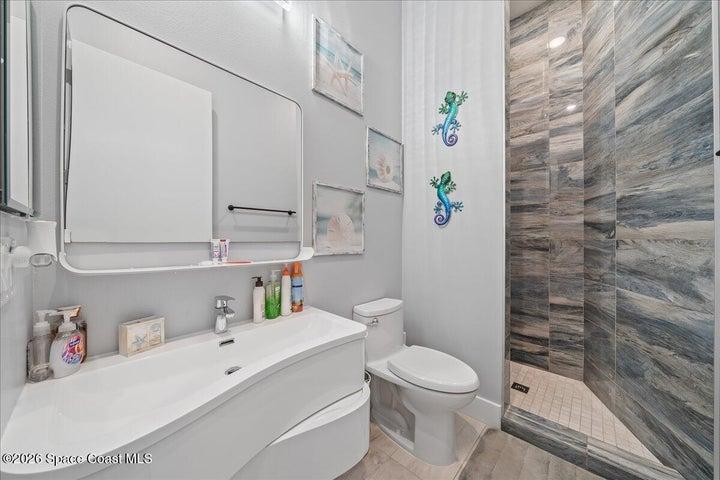 Bath 2nd floor