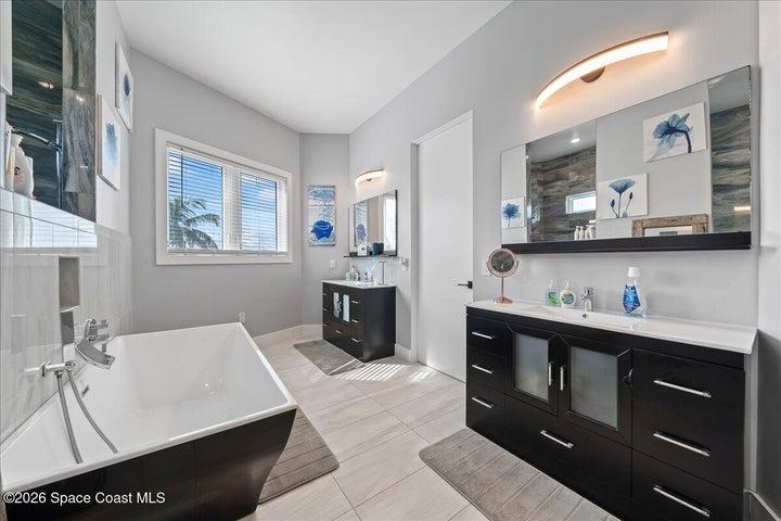 Master Bath on 2nd floor