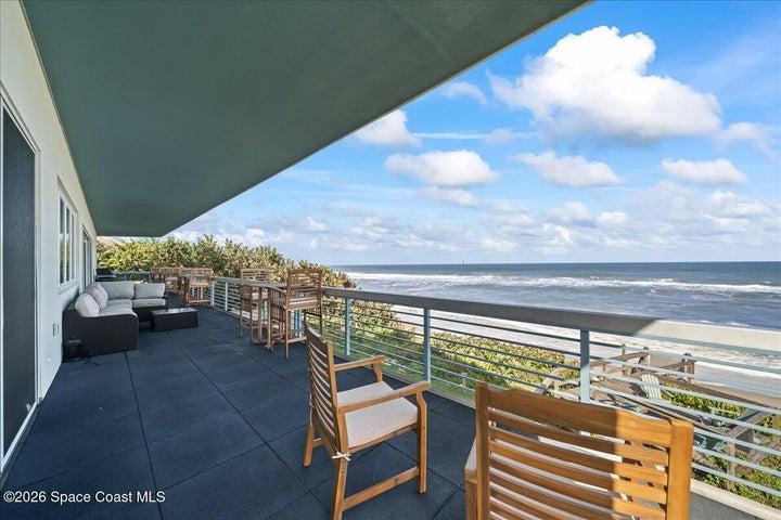 2nd floor balcony