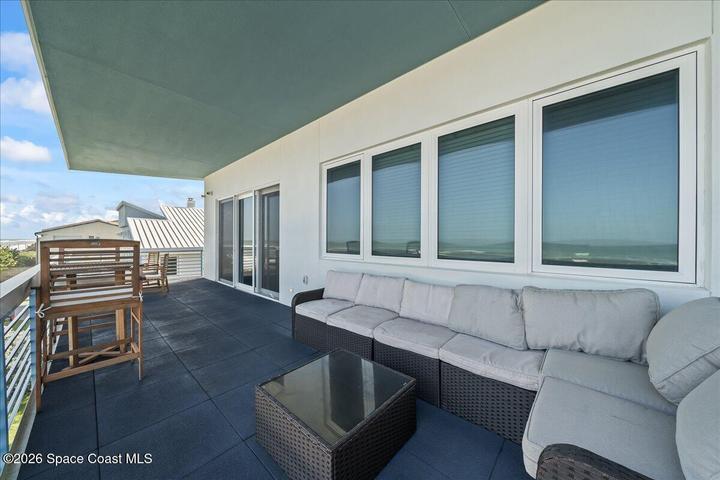 2nd floor balcony