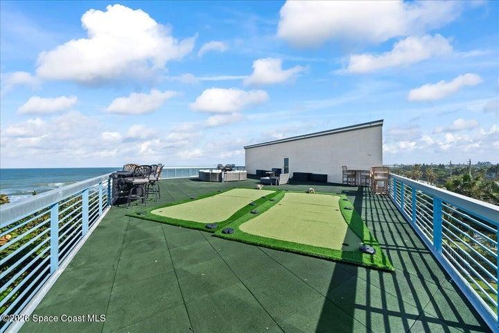 3rd floor rooftop play area