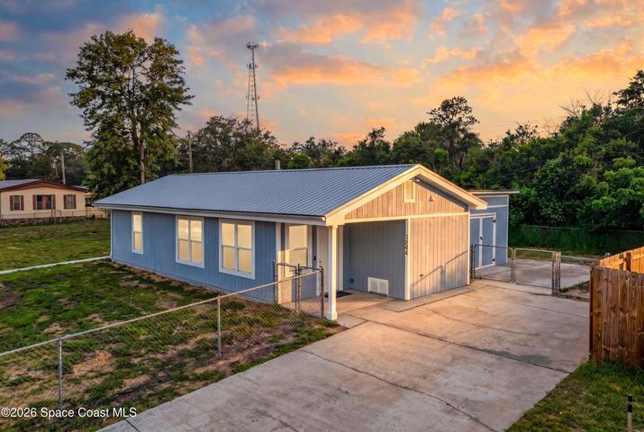 3448 Populatic Street, Mims