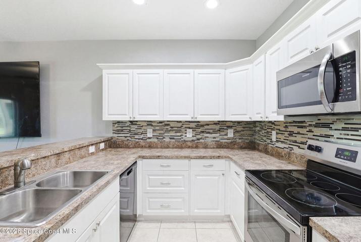 1045 Venetian Drive 102, Melbourne, FL, 32904 photo 8