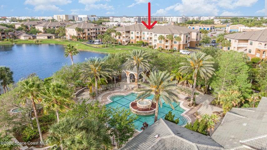Just a short walk from Home to the Pool...