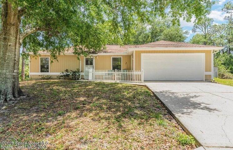 828 Redrock Street SE, Palm Bay