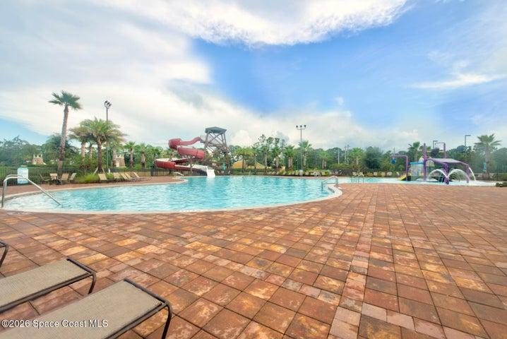 Sawgrass Lakes community pool