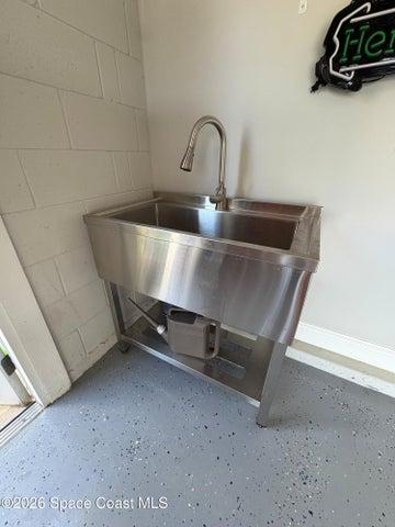 Sink in Garage