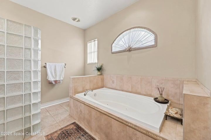 3933 Postridge Trail, Melbourne, FL, 32934 photo 14