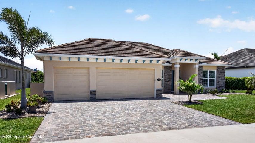 3 Car Garage