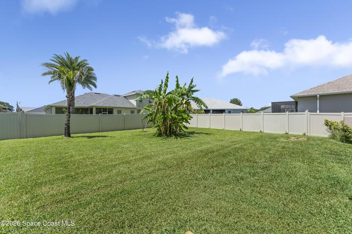Huge fully fenced yard, plenty of room for a pool!