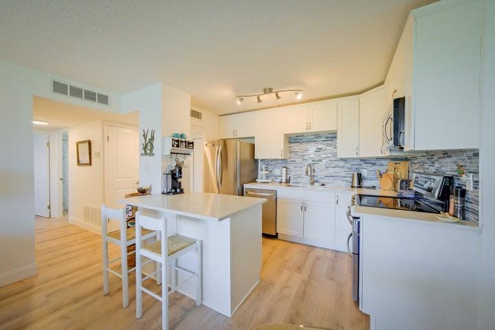 2020 N Atlantic Avenue 209, Cocoa Beach, FL, 32931 photo 4