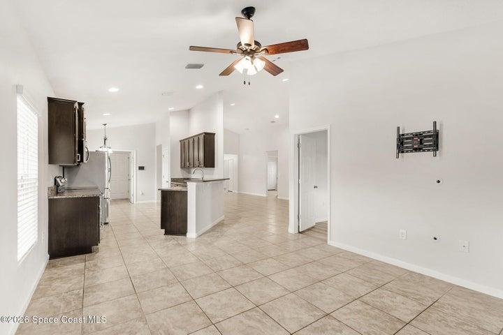 Family room /Kitchen