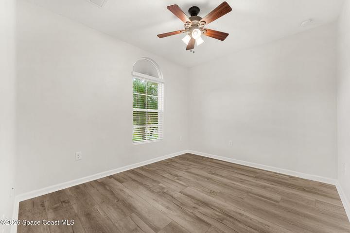Front bedroom #1
