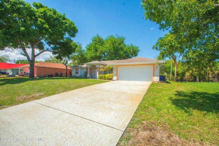 619 Carnival Terrace, Sebastian, FL, 32958 photo 4