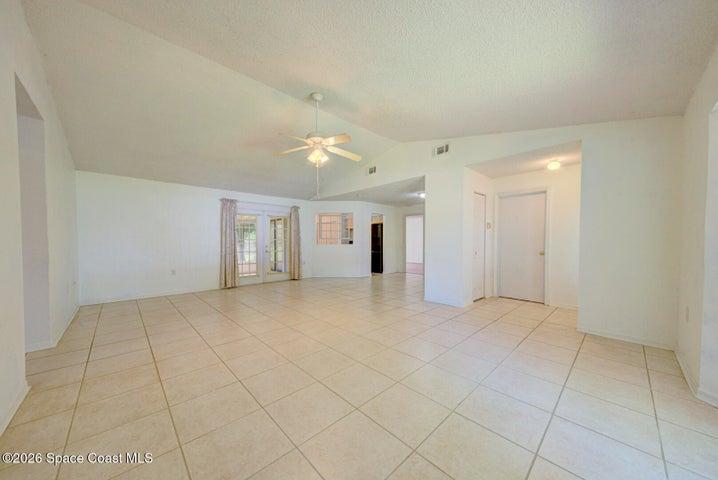 1085 Celle Avenue NW, Palm Bay, FL, 32907 photo 4