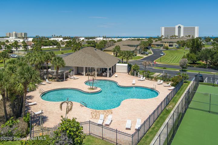 club house/pool area