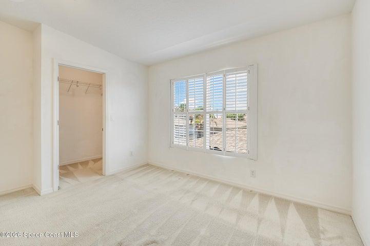 master suite w/walk in closet