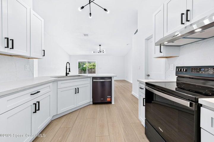 711 Avalon Street SE, Palm Bay, FL, 32909 photo 4