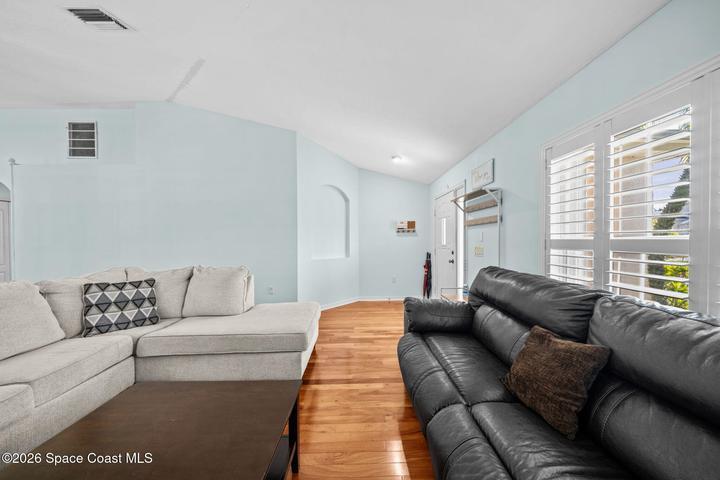 7895 Citrus Creek Dr - Living Room