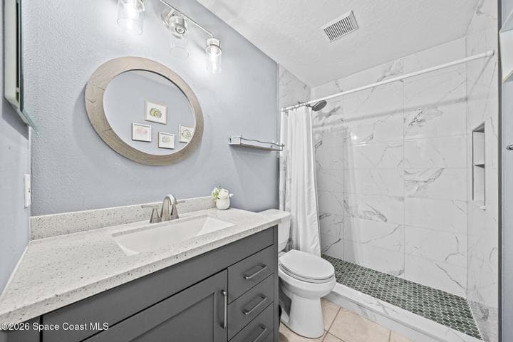 7895 Citrus Creek Dr - Bathroom