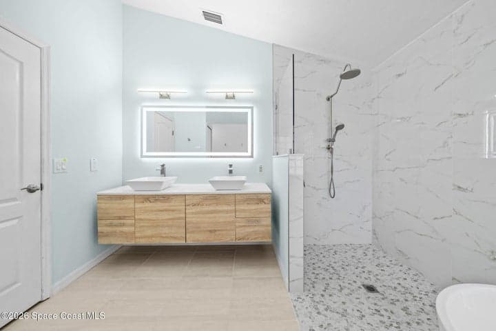 7895 Citrus Creek Dr - Primary Bathroom