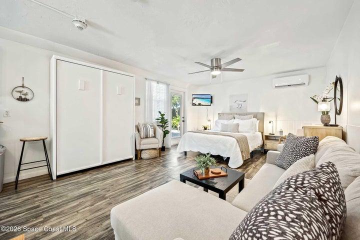 Unit D has a Murphy Bed!