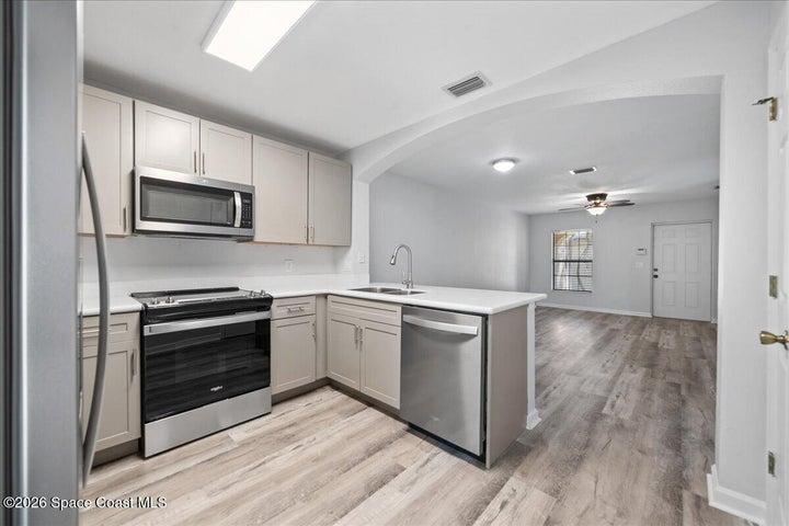990 Luminary Circle 105, Melbourne, FL, 32901 photo 8